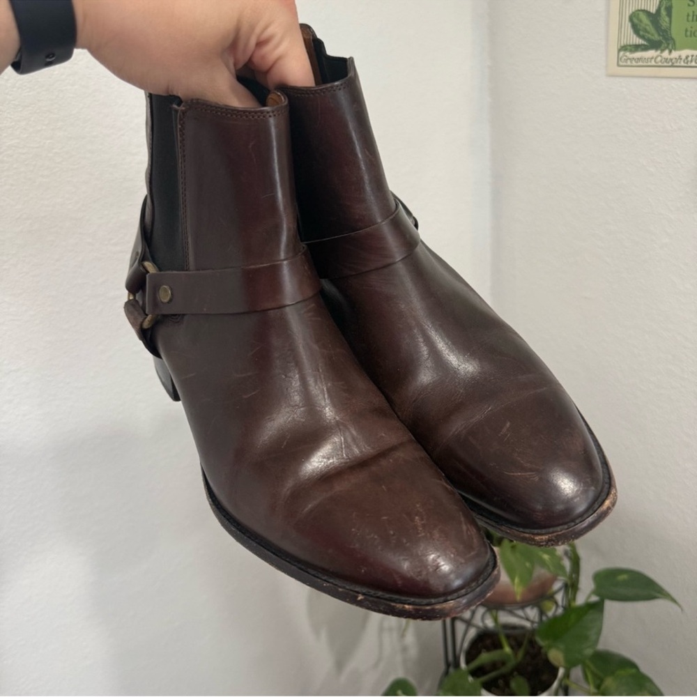 Frye Women's Dara Harness Chelsea Boots Deep Brown Leather 
Women’s Size 9.5 - Picture 3 of 9